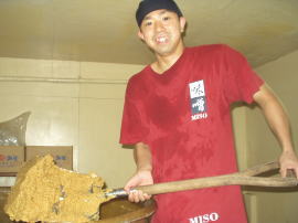 鹿児島醤油味噌の醸造蔵吉永醸造店の吉永です